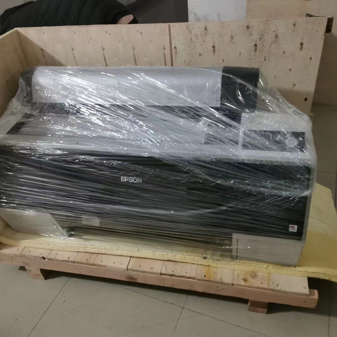 再來一臺(tái)菲林打印機(jī)打包發(fā)貨，遠(yuǎn)程安裝