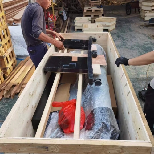 大幅面菲林打印機發往山東裝貨現場